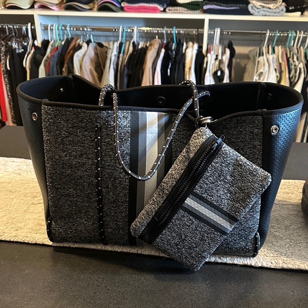HAUTE SHORE Black and Gray Tote Bag Set